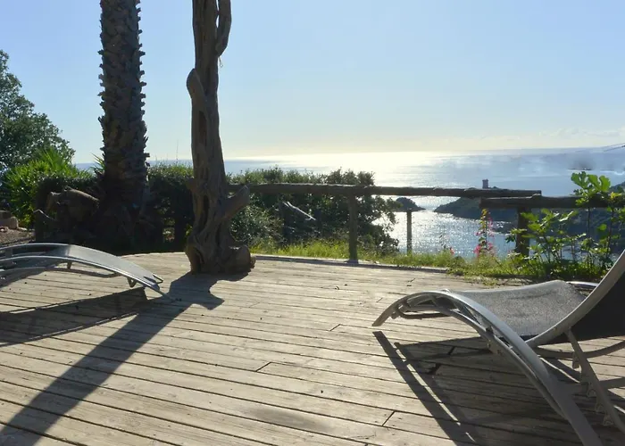 Carole F4 Apartment *